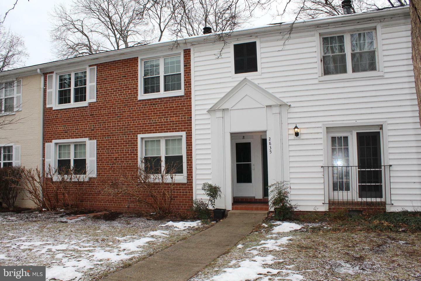 Property Photo:  2835 S Wakefield Street B  VA 22206 