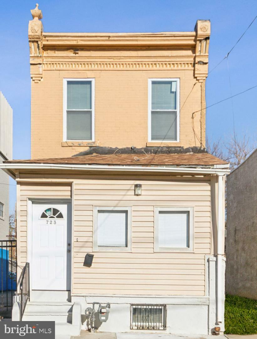 Property Photo:  723 Vine Street  NJ 08102 