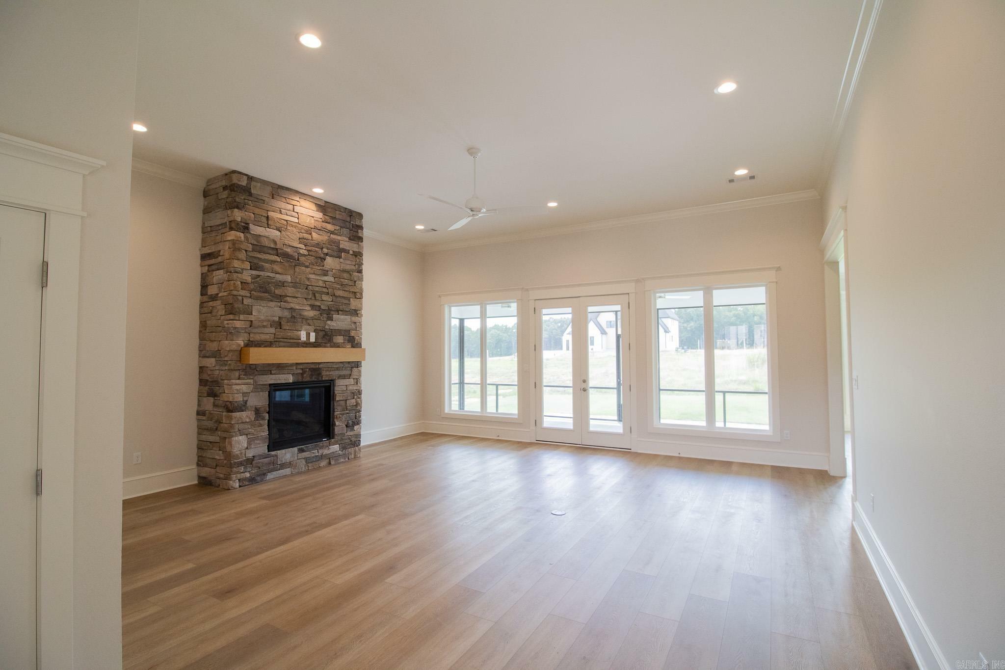 Property Photo: 1645 Dolphin Drive AR 72034