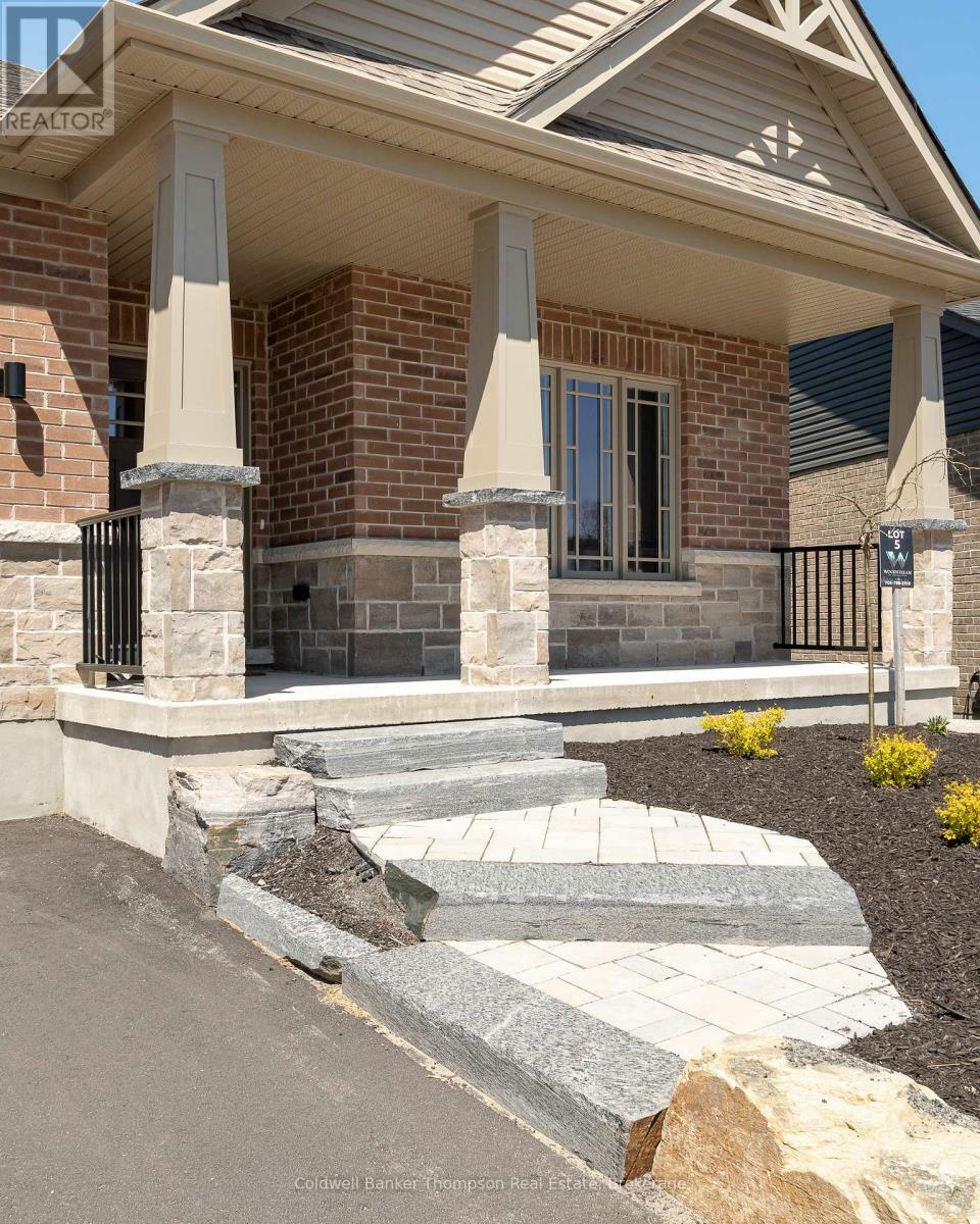Photo de la propriété: 69 Eaglecrest Avenue ON P1H 0G5
