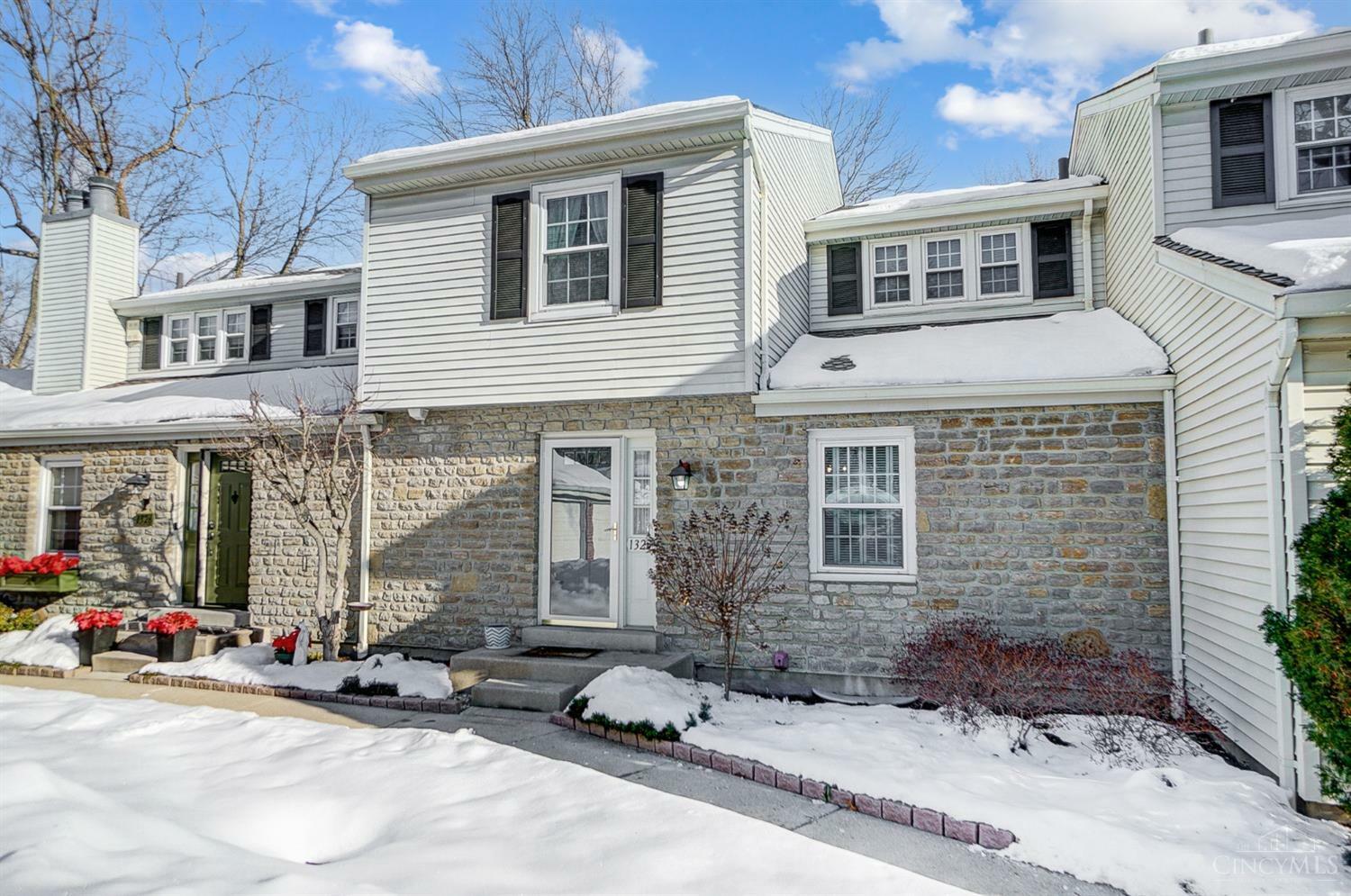 Property Photo:  1324 Pennsbury Drive  OH 45238 