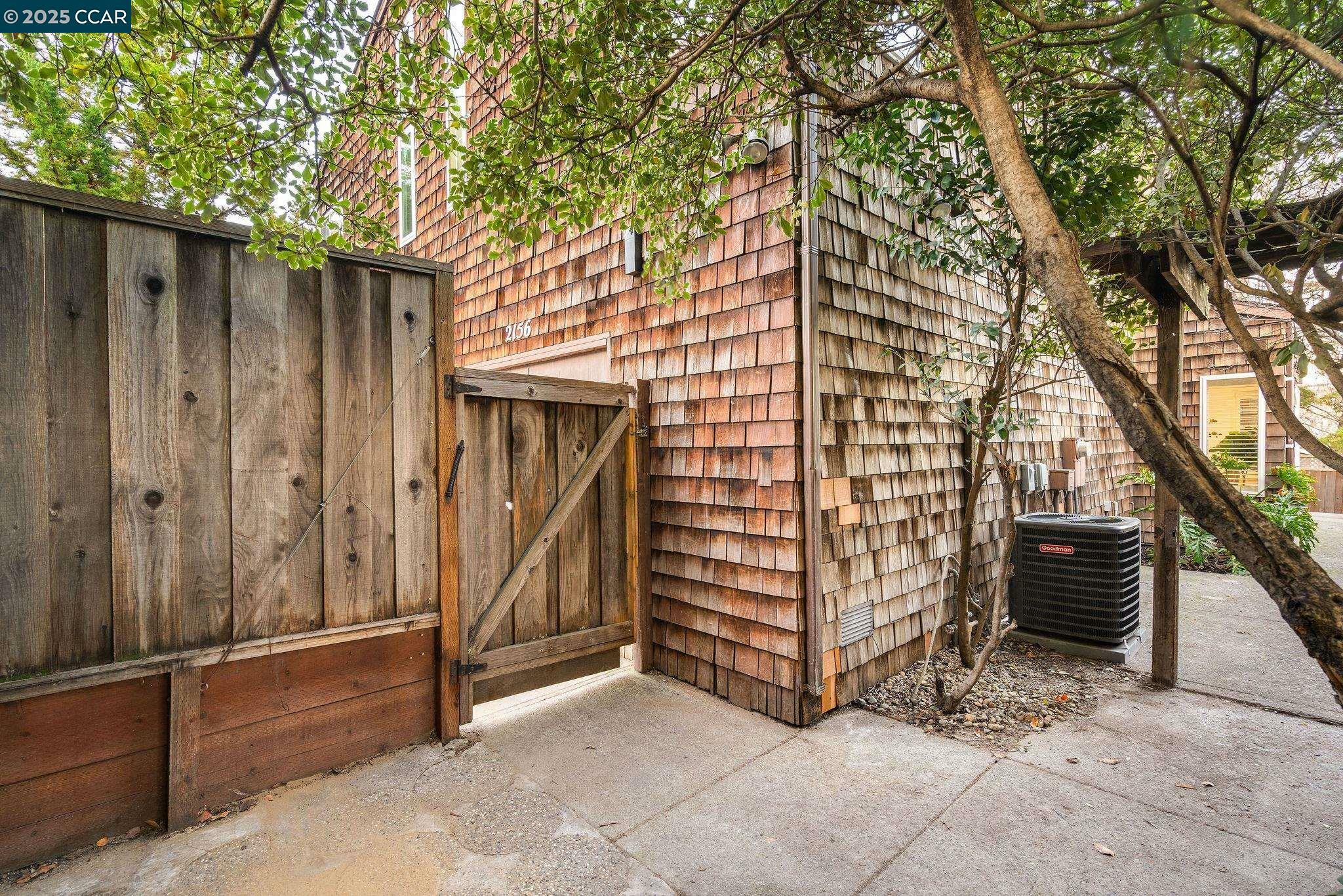 Property Photo:  2156 Hillside Ave  CA 94597 