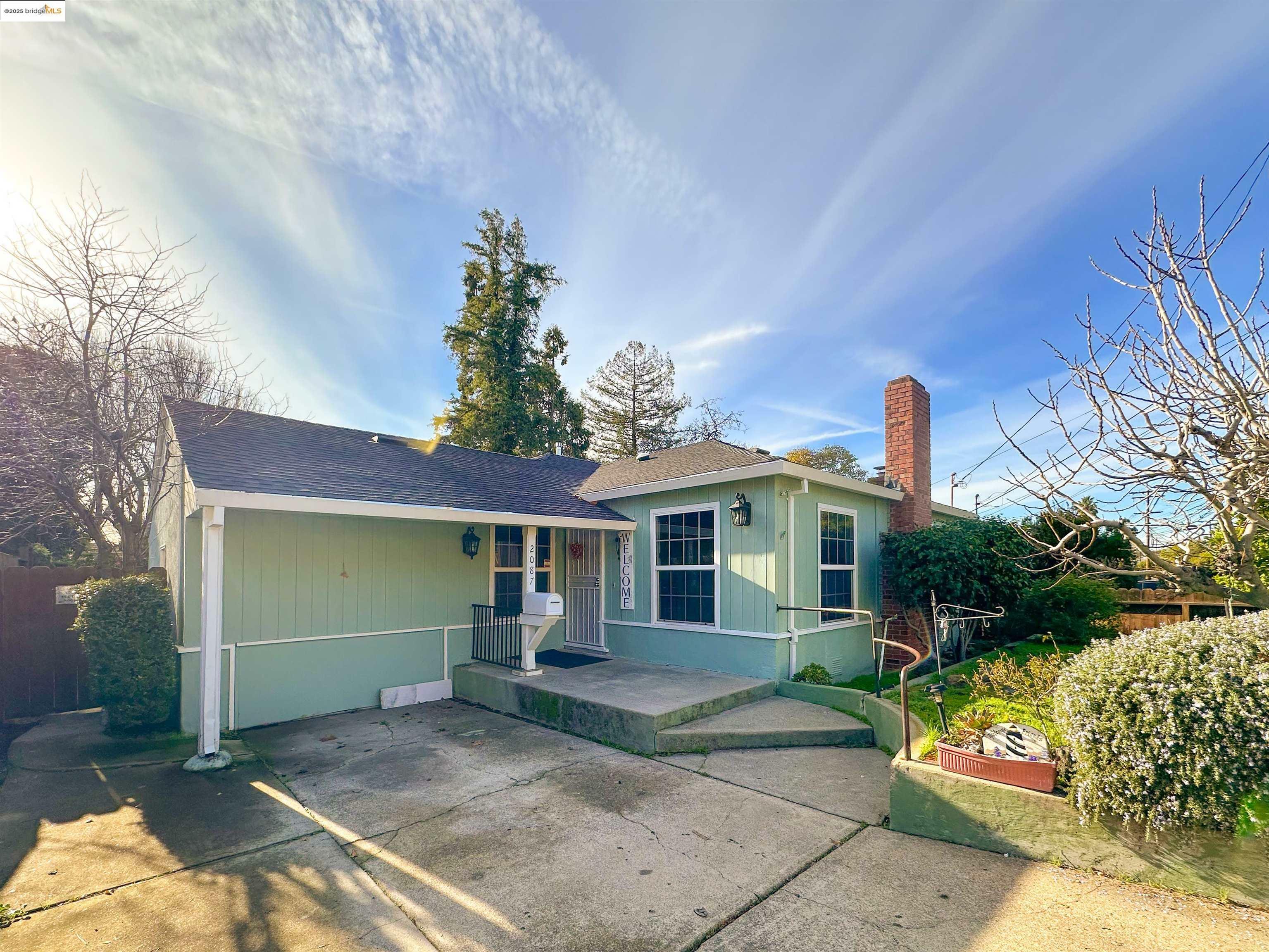 Property Photo:  2087 Esperanza Dr  CA 94519 