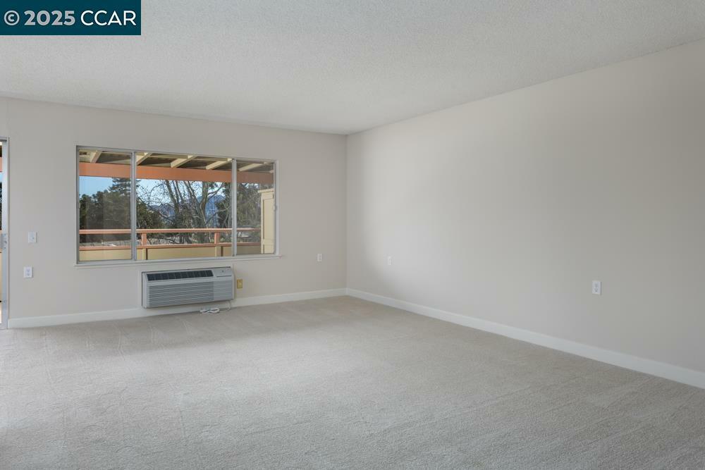 Property Photo:  1208 Skycrest Dr 5  CA 94595 