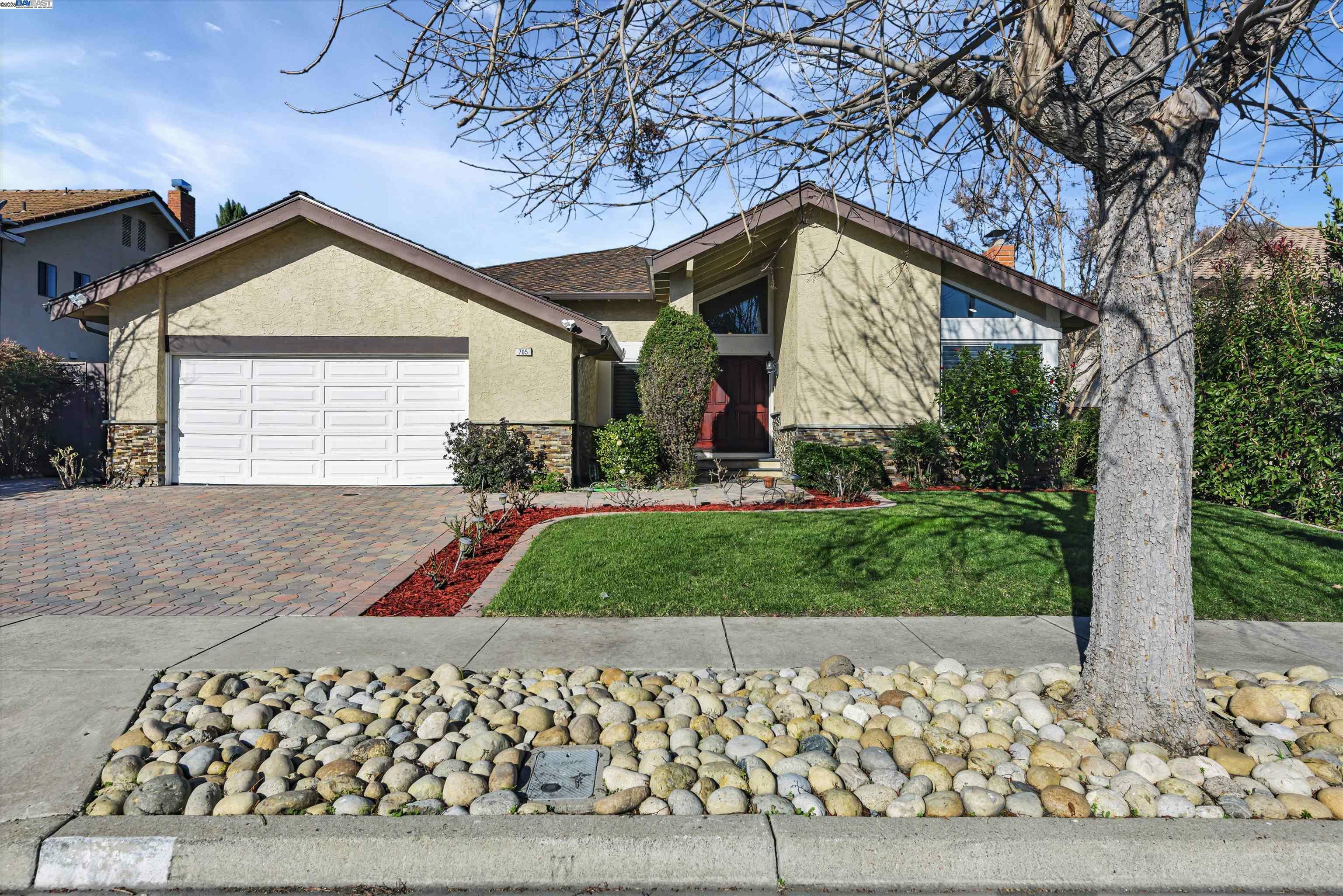 705 Ondina Dr  Fremont CA 94539 photo