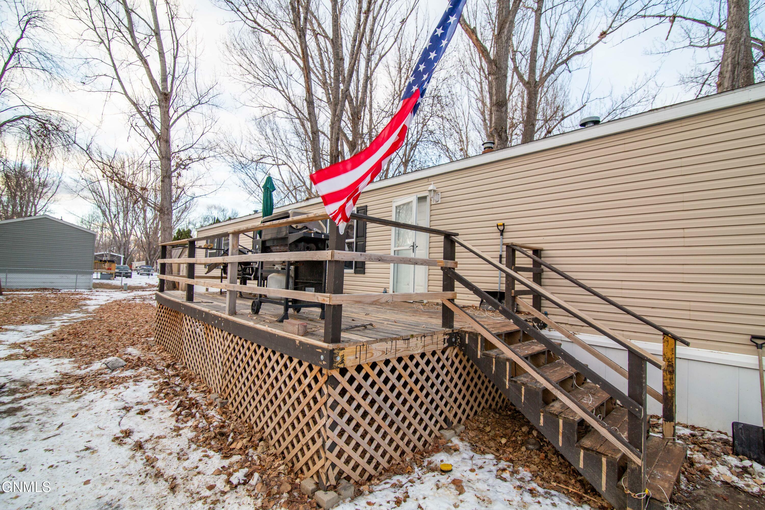Property Photo: 505 Yorkshire Lane ND 58504