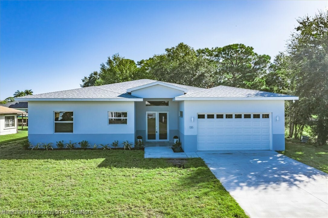 Property Photo:  135 Blue Moon Avenue  FL 33852 