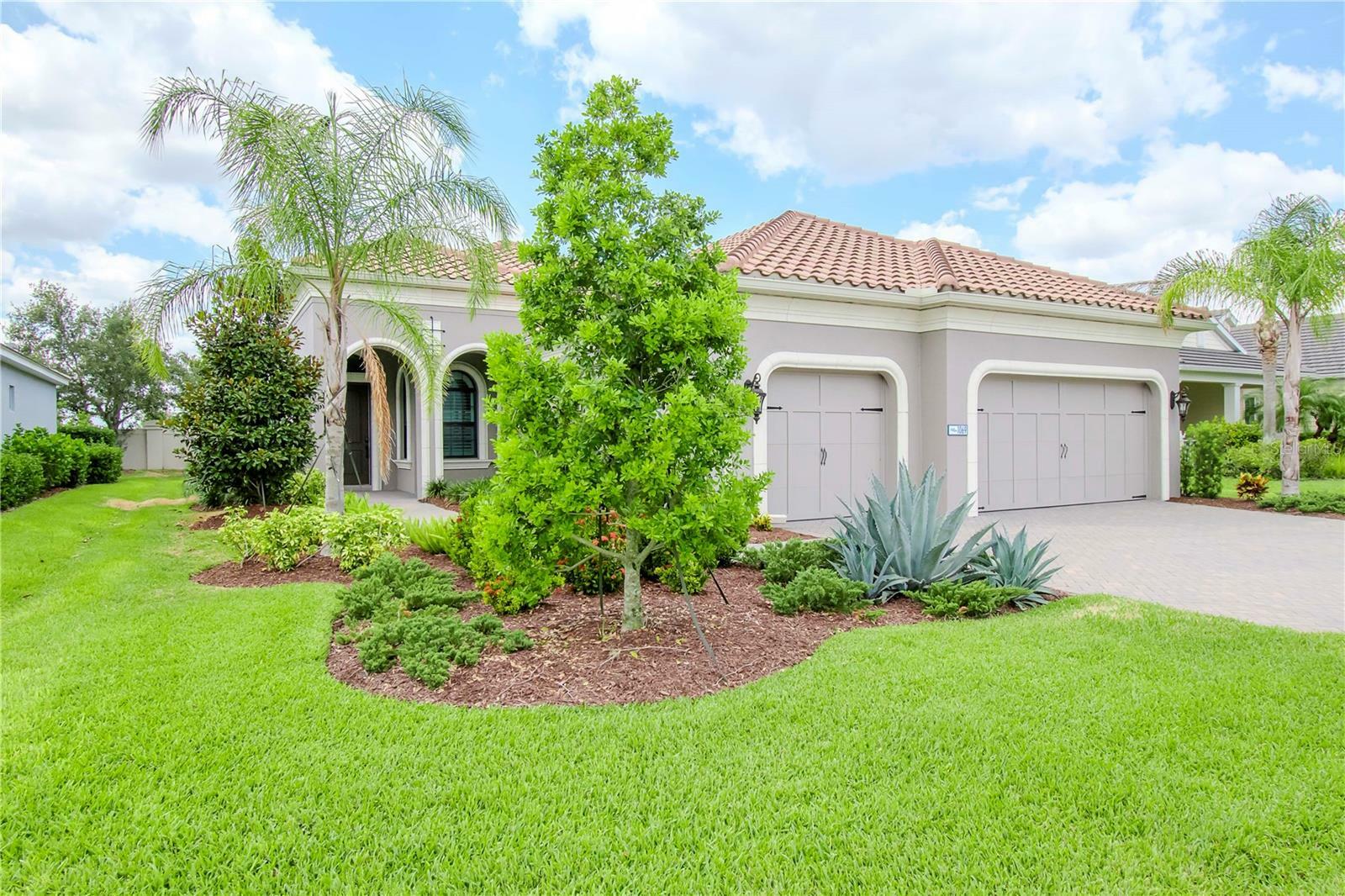 Property Photo: 1069 River Wind Circle FL 34212