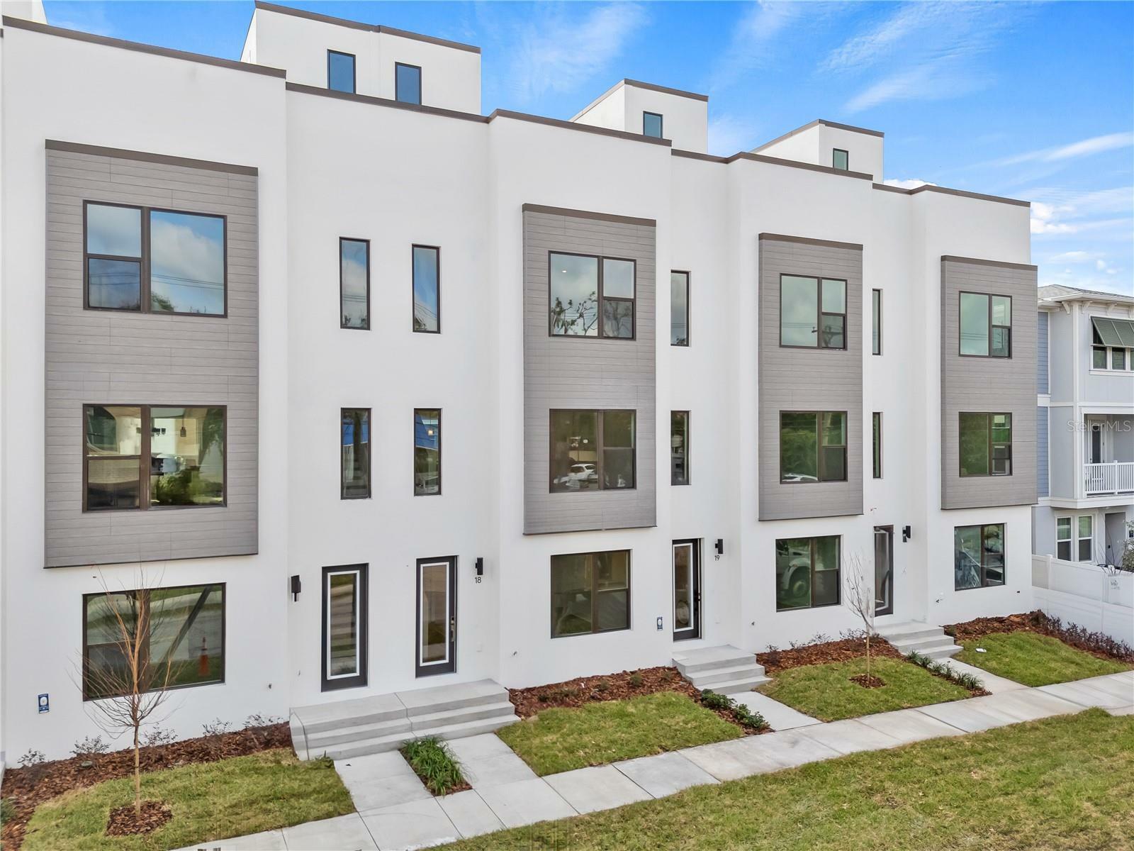 Property Photo: 2506 W Cleveland Street 18 FL 33609
