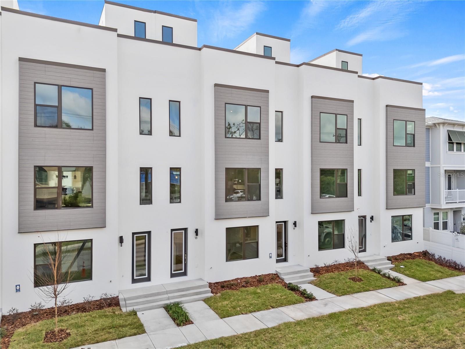 Property Photo: 2506 W Cleveland Street 18 FL 33609