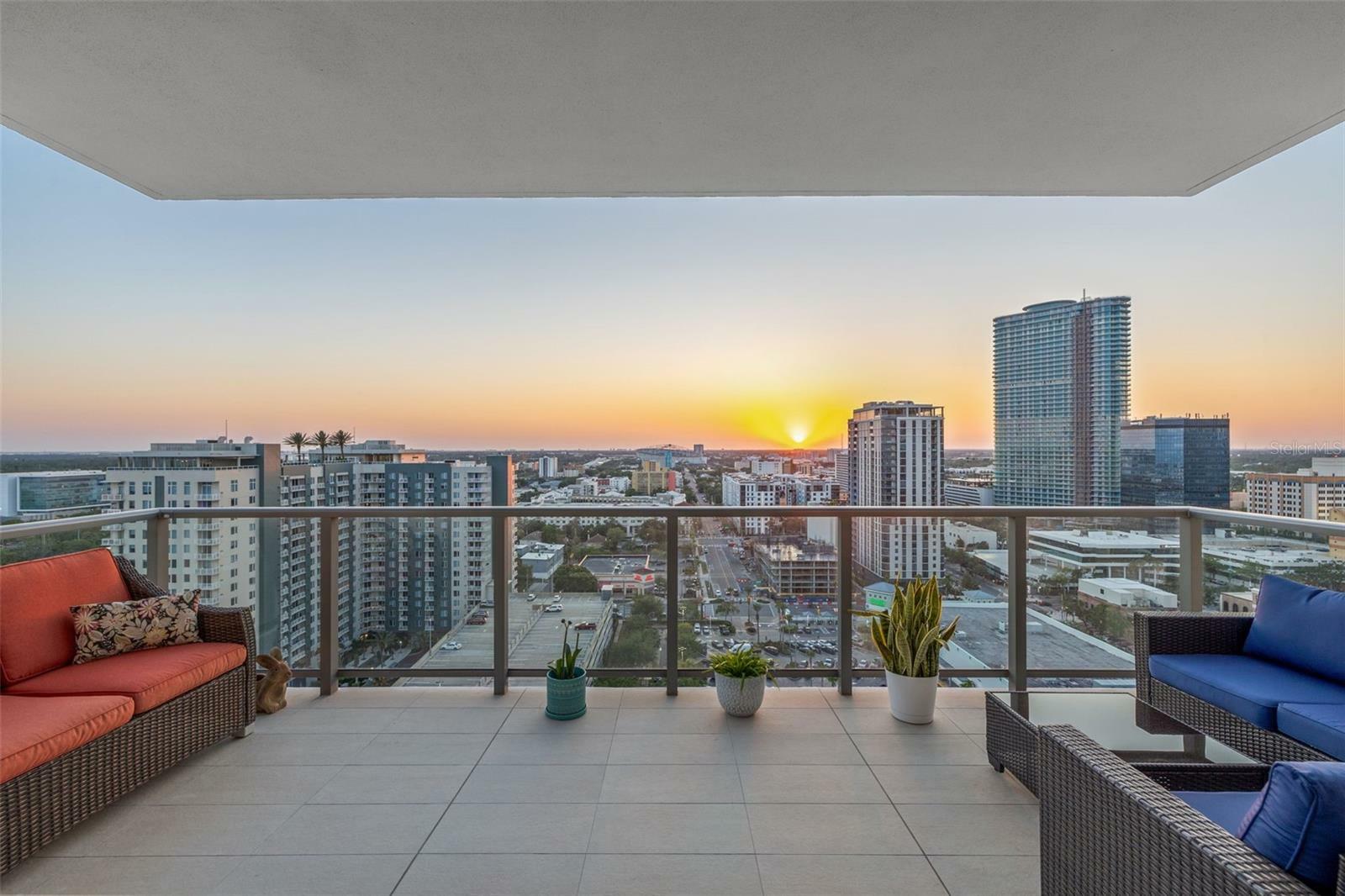 Property Photo: 301 1st Street S 2006 FL 33701