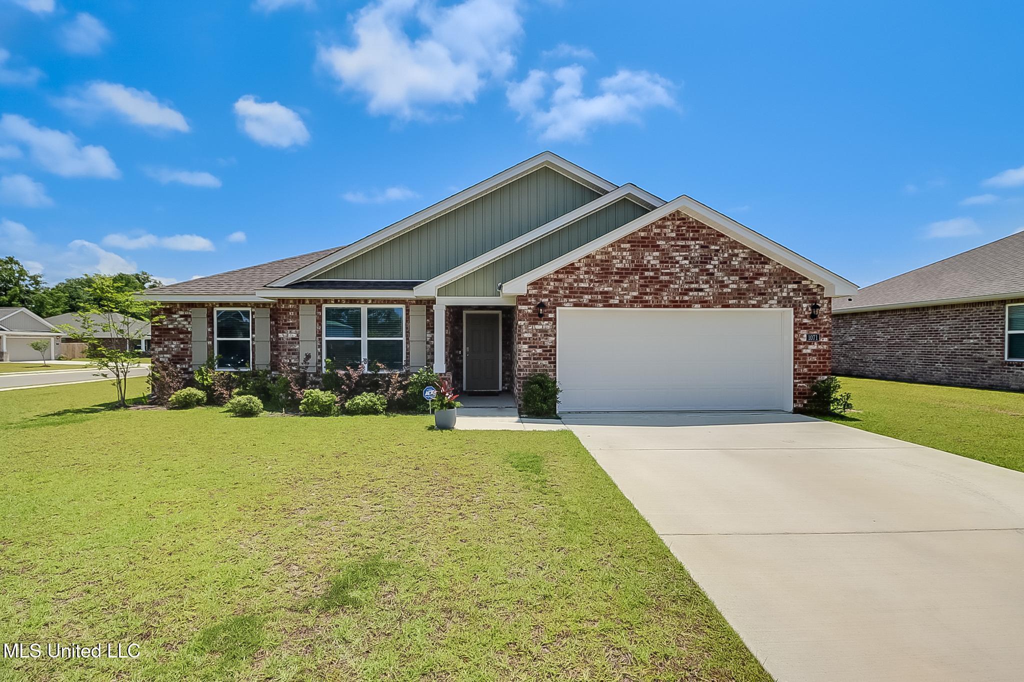 Property Photo: 1071 Enclave Circle MS 39560