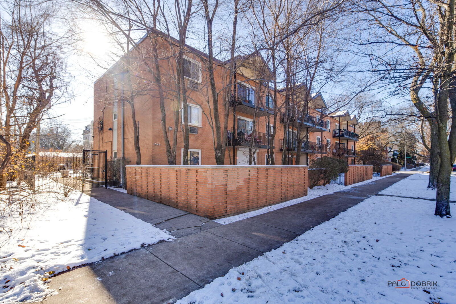 Property Photo:  1545 W Chase Avenue 103  IL 60626 
