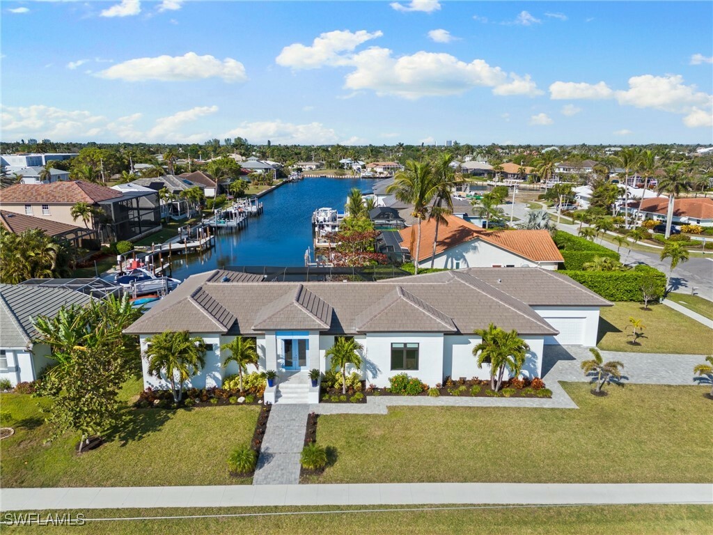Property Photo:  100 Templewood Court  FL 34145 
