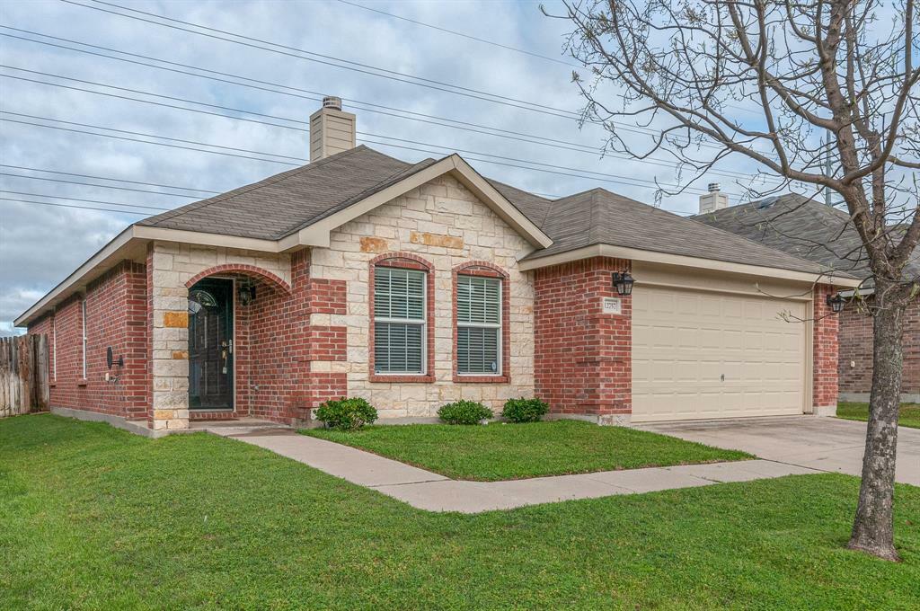 Property Photo: 12757 Pricklybranch Drive TX 76244
