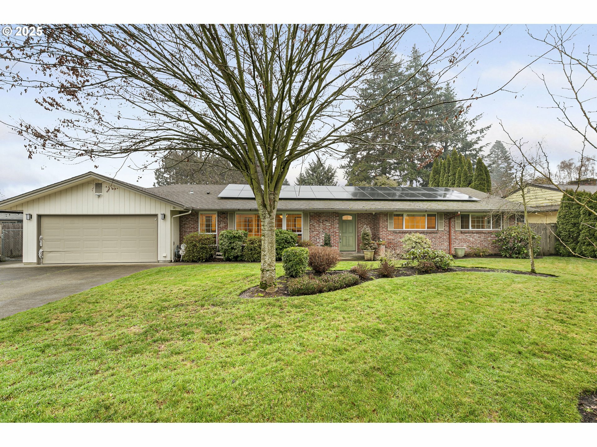 Property Photo:  809 Manzanita Way  WA 98660 