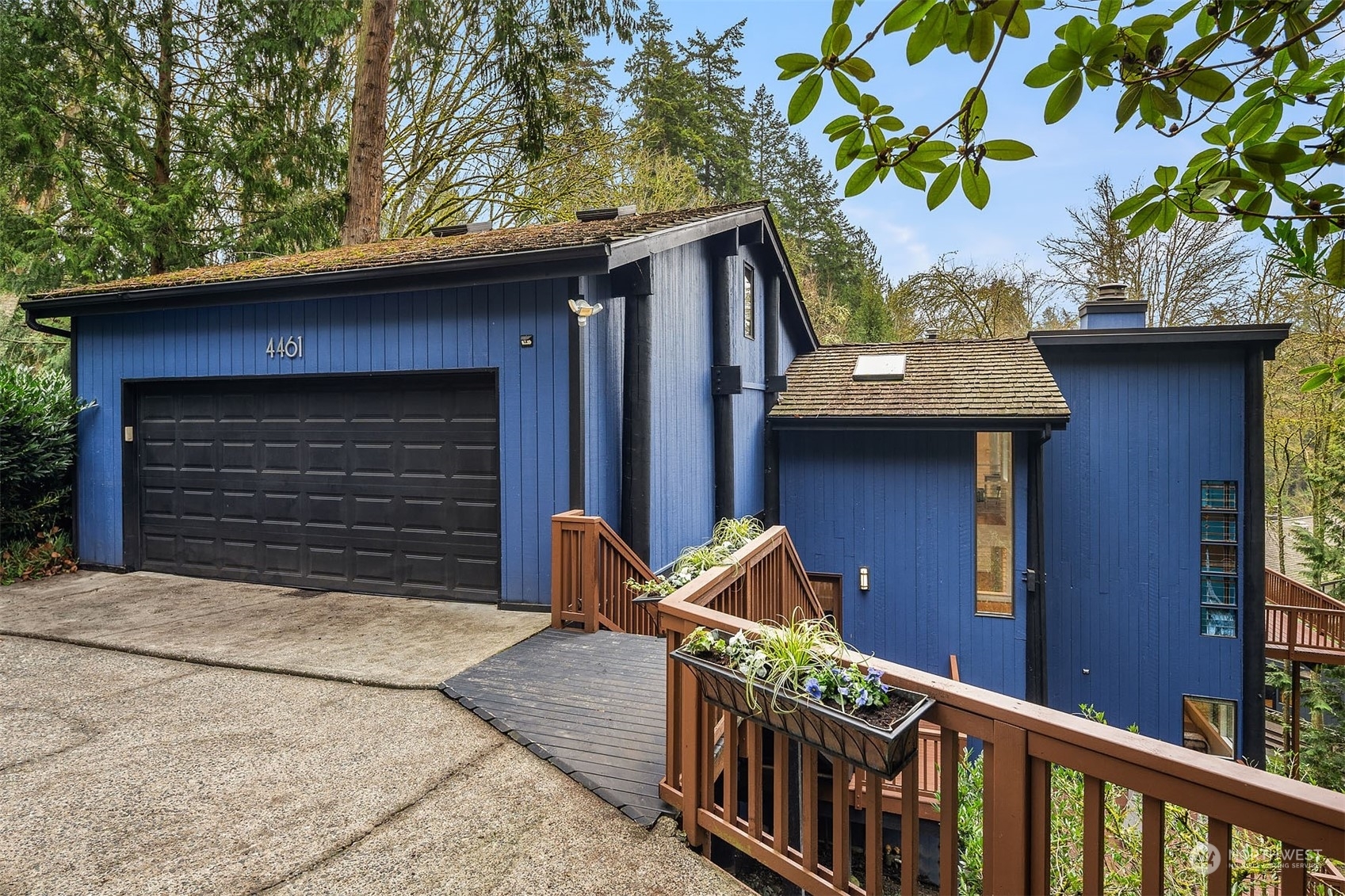 Property Photo:  4461 E Mercer Way  WA 98040 