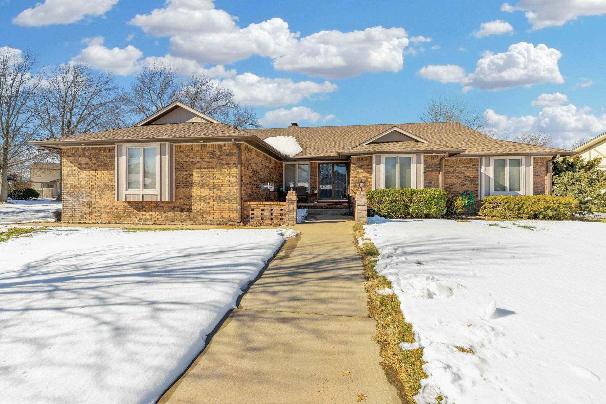 Property Photo:  10254 W Alamo Ct  KS 67212 