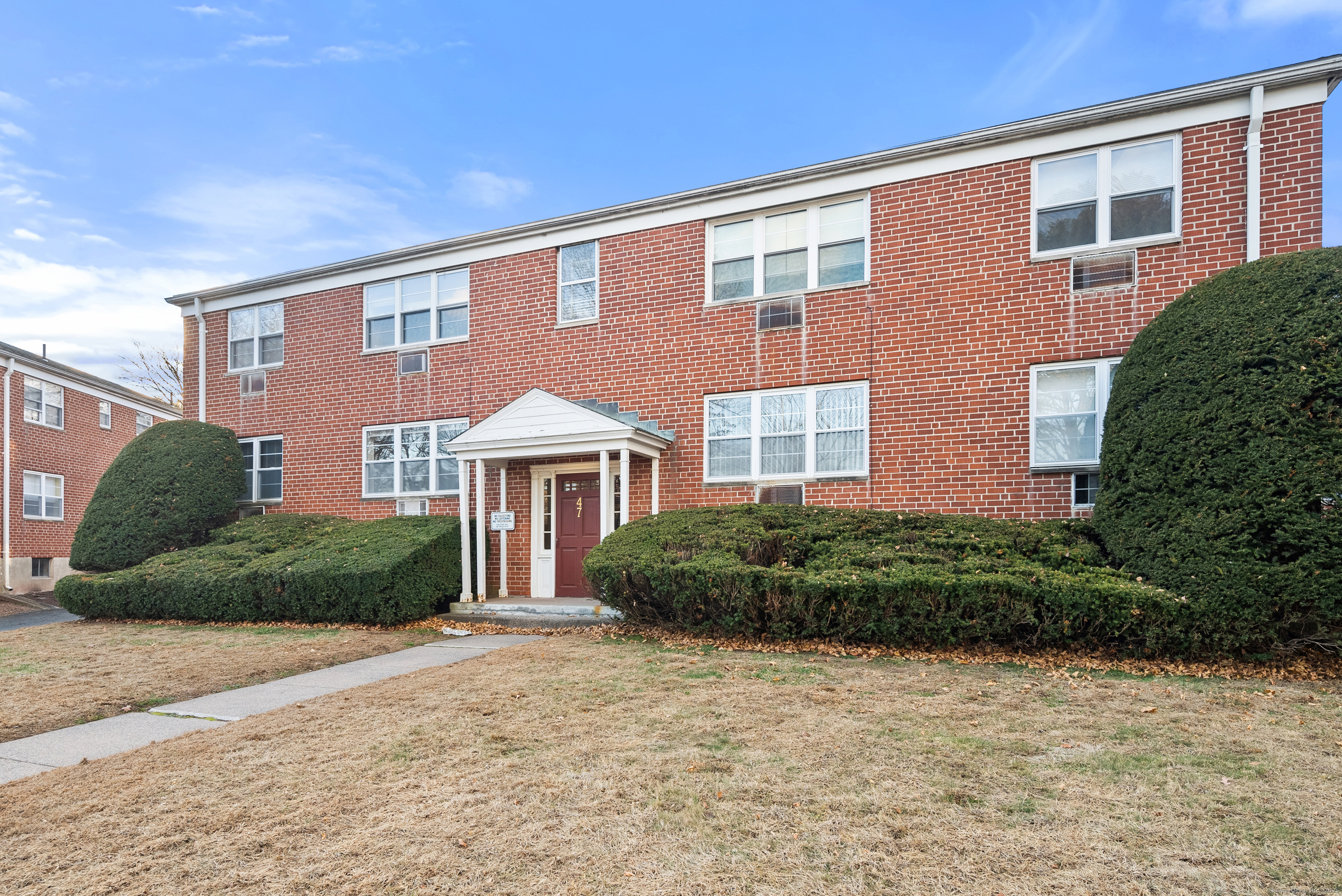 Property Photo:  47 Sky View Drive Apt 1  CT 06117 