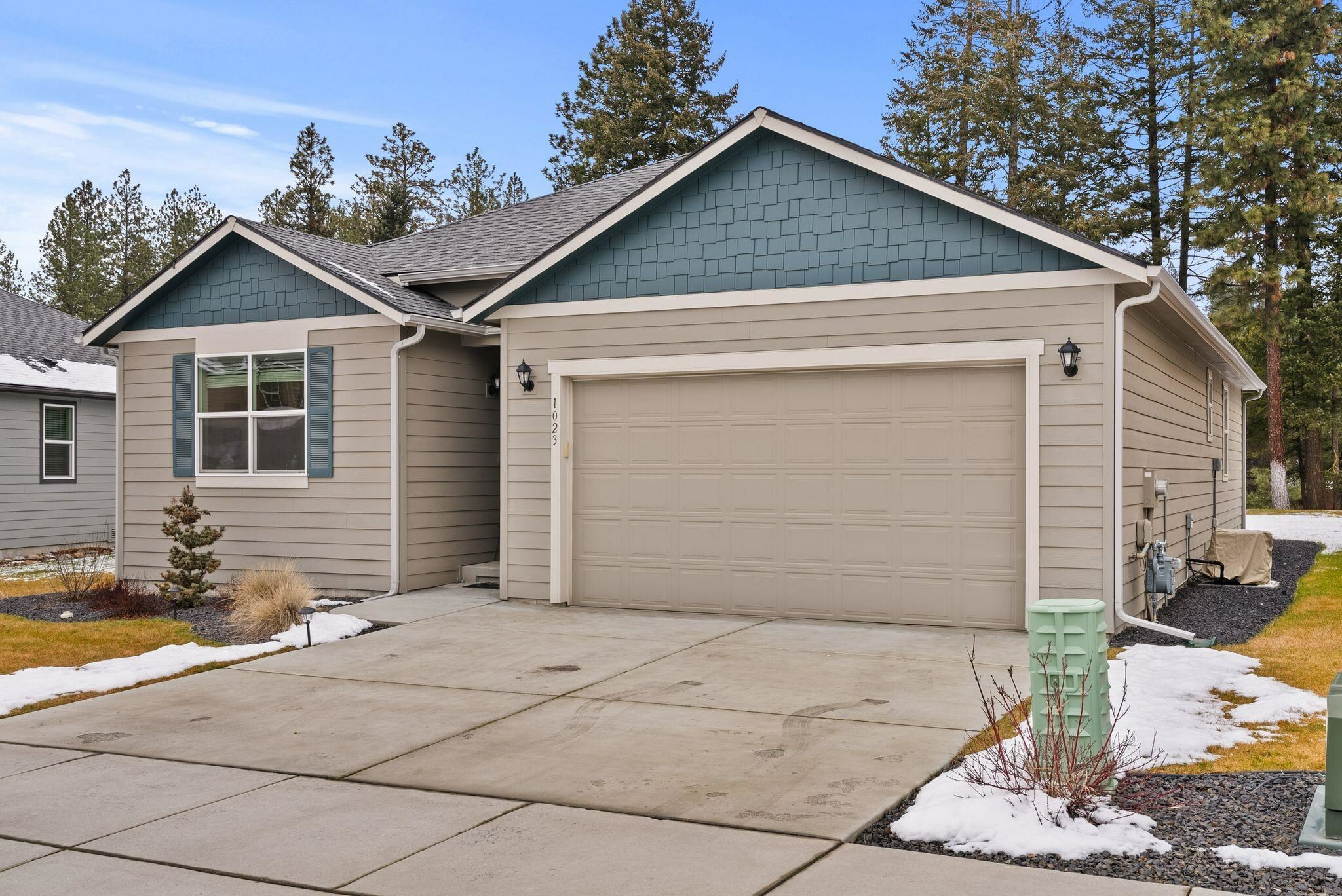 Property Photo:  1023 E Paske Rd  WA 99005 