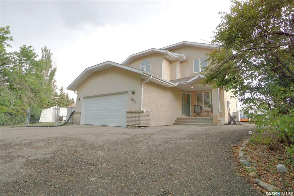 Property Photo:  1480 Grand Avenue  SK S2V 1B3 