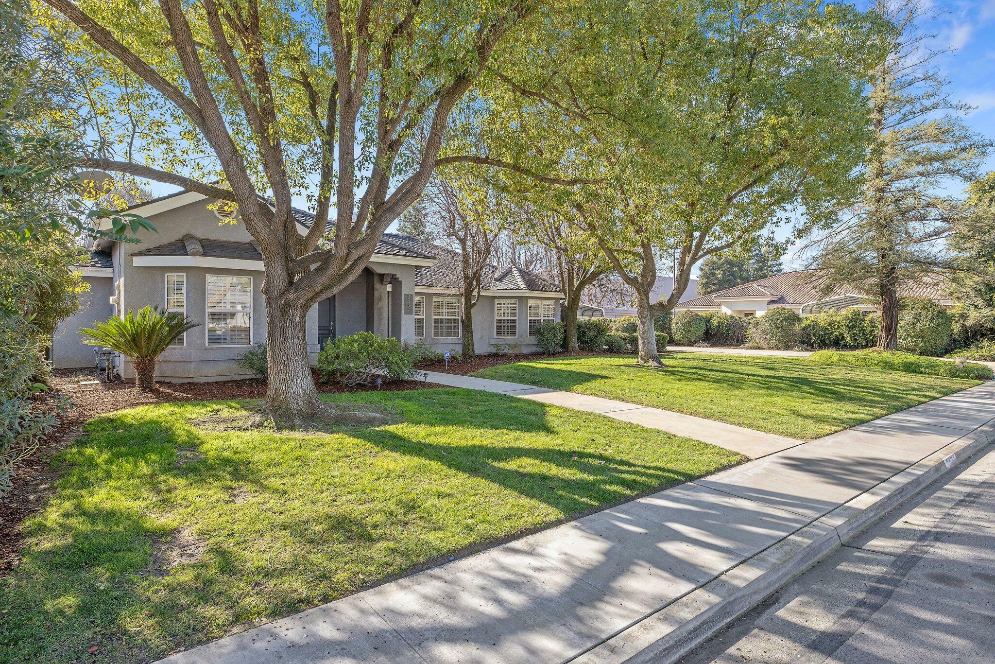 Property Photo:  3421 W Orchard Avenue  CA 93277 