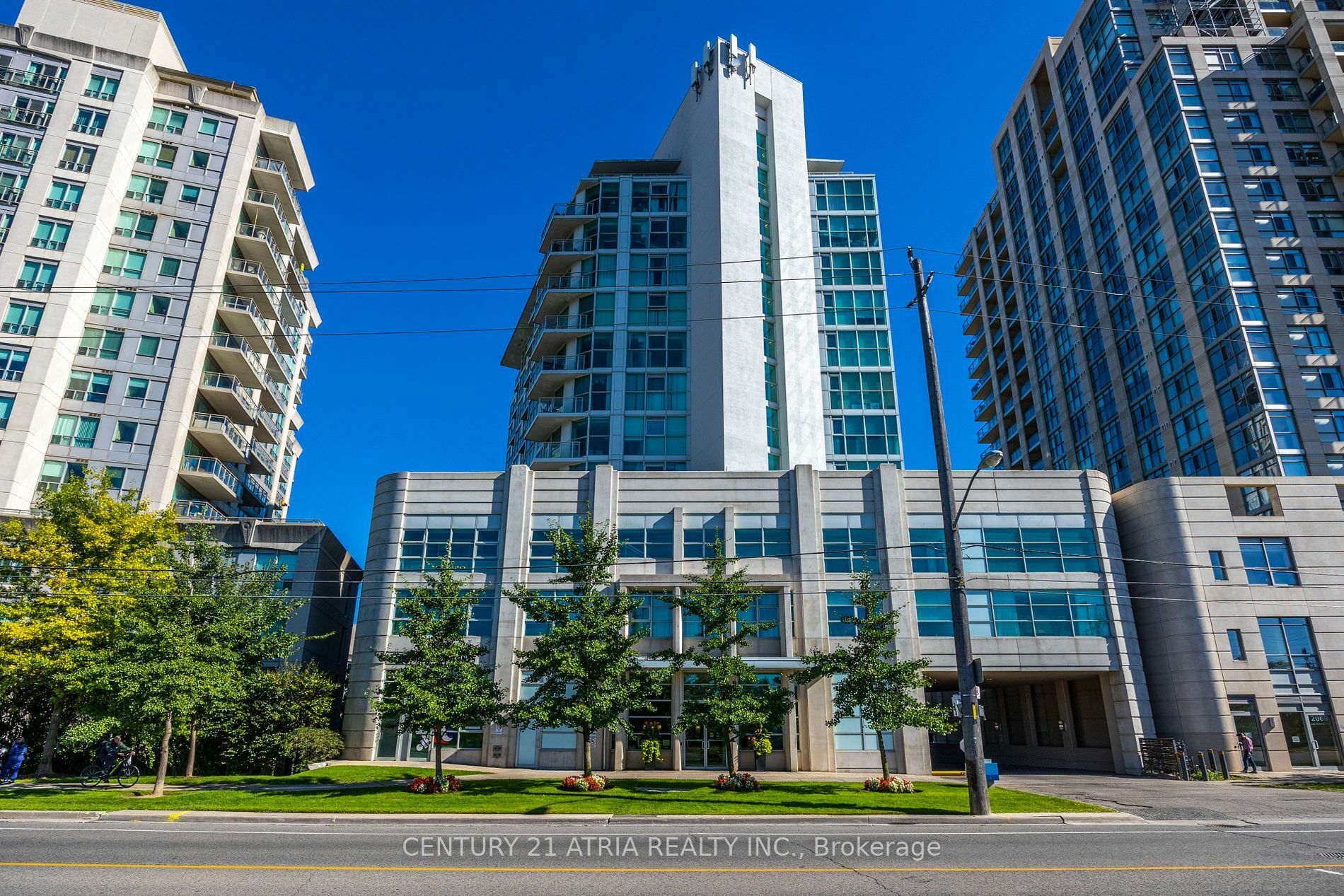 Property Photo:  2067 Lake Shore Blvd W 604  ON M8V 4B8 