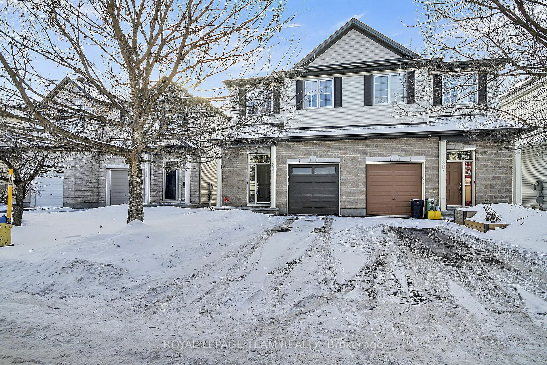 Property Photo:  209 Harthill Way  ON K2J 0P1 