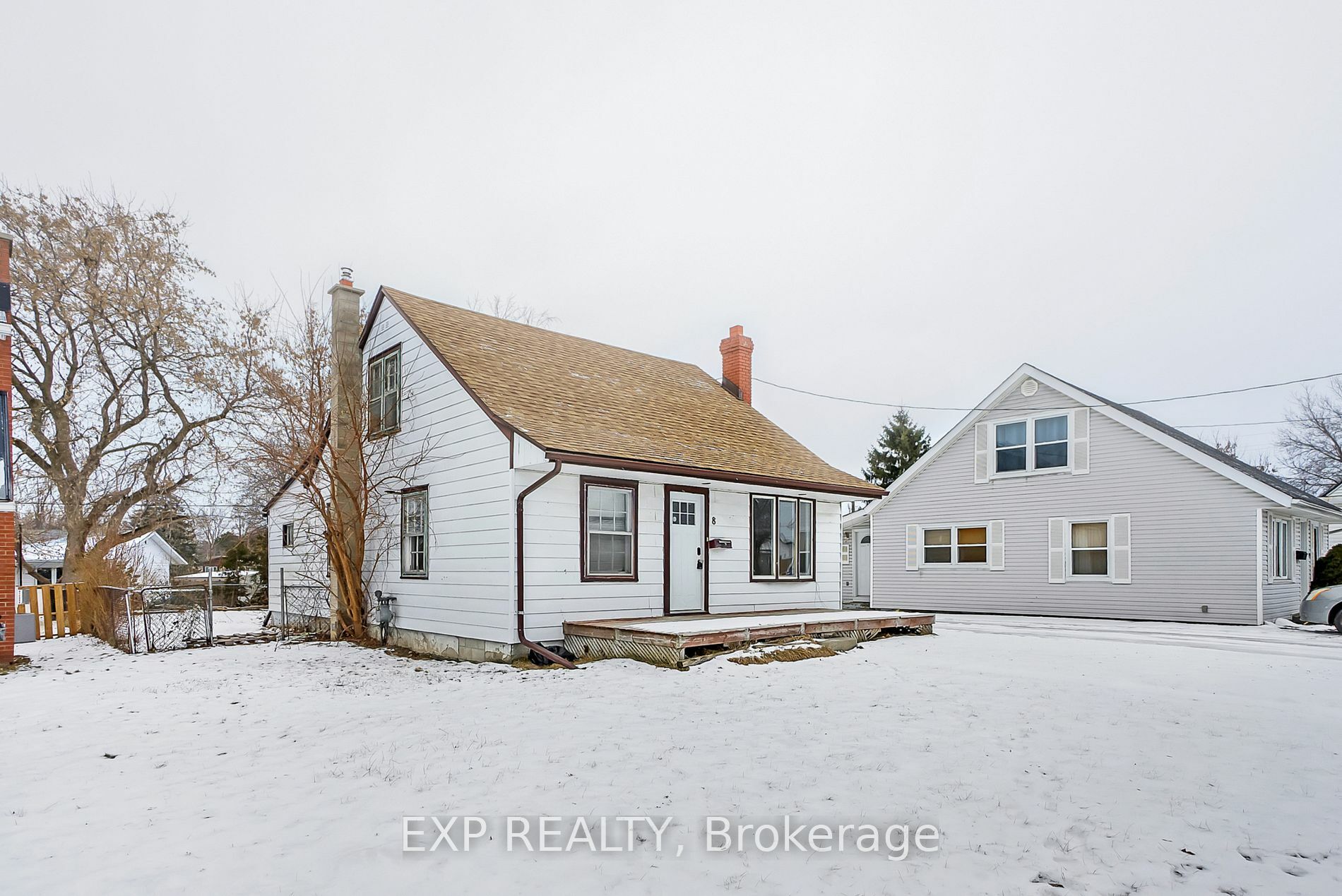 Property Photo:  8 Jackson St  ON K8V 1Z7 