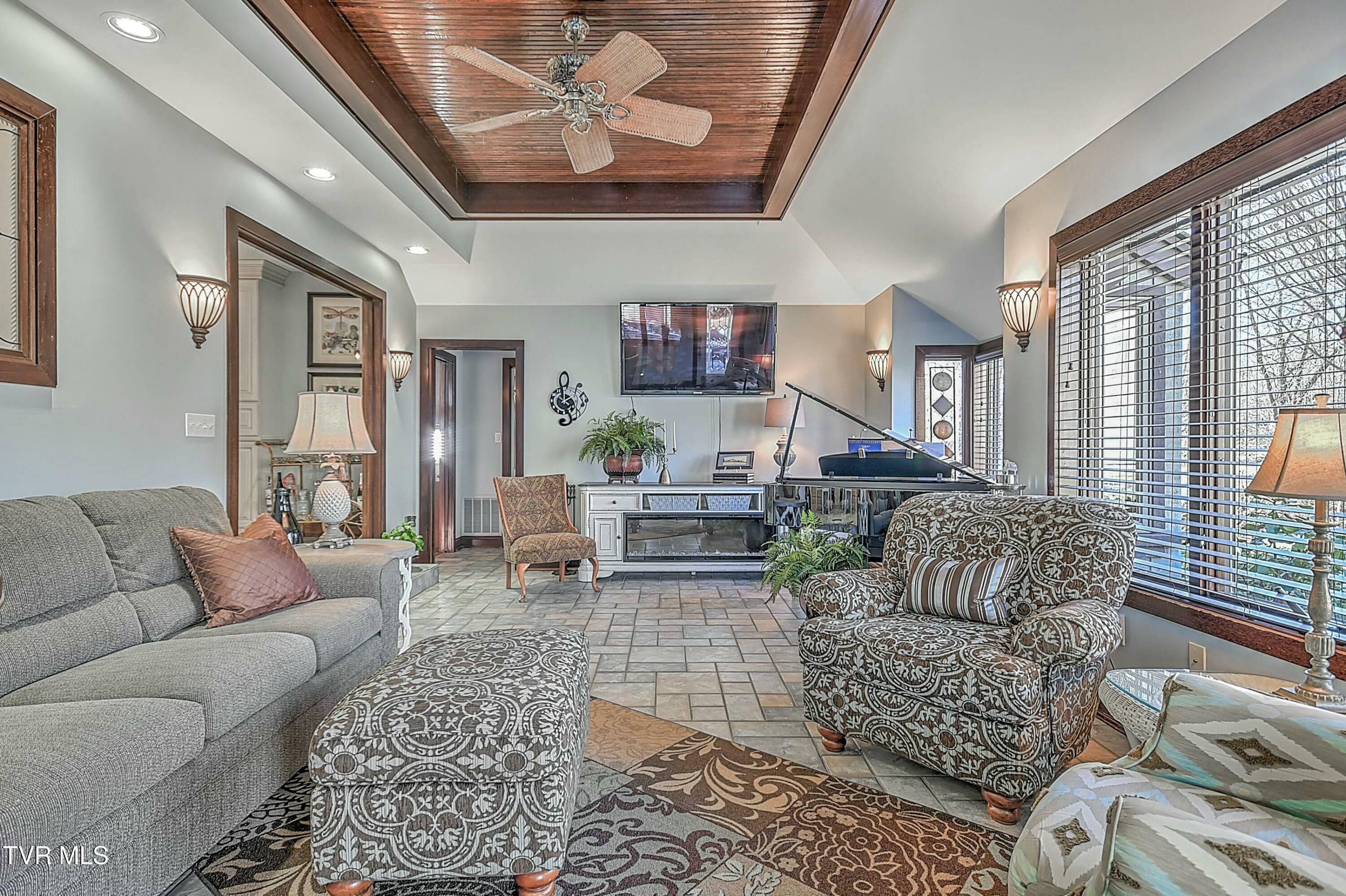 Property Photo: 159 Columbine Road TN 37660