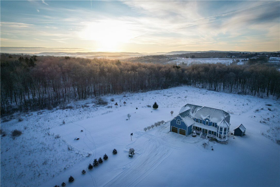 Property Photo: 213 Pleasant Valley Road NY 13073