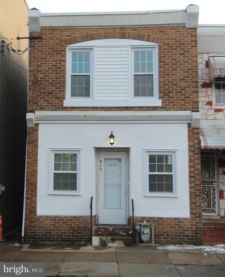 Property Photo:  911 W 7th Street  PA 19013 