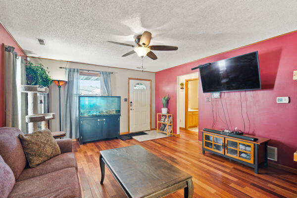 Property Photo:  1511 Edmonds St  MO 65109 