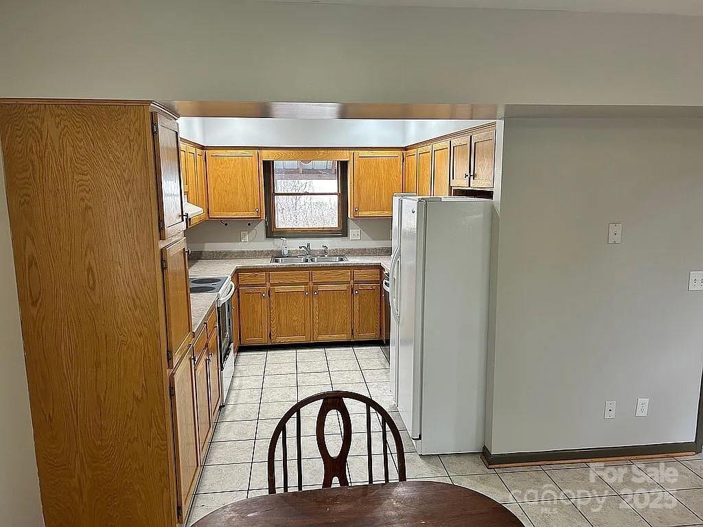 Property Photo: 993 Old Marshall Highway NC 28804