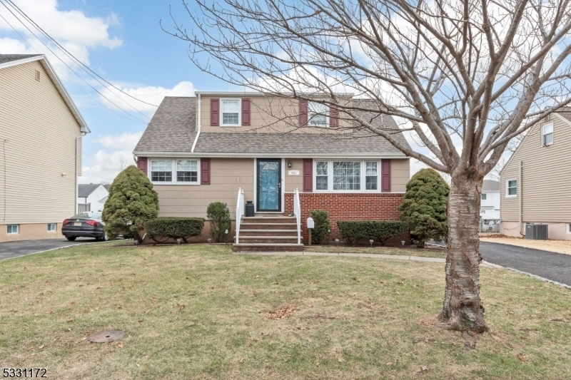 Property Photo:  661 Richfield Ave  NJ 07033 