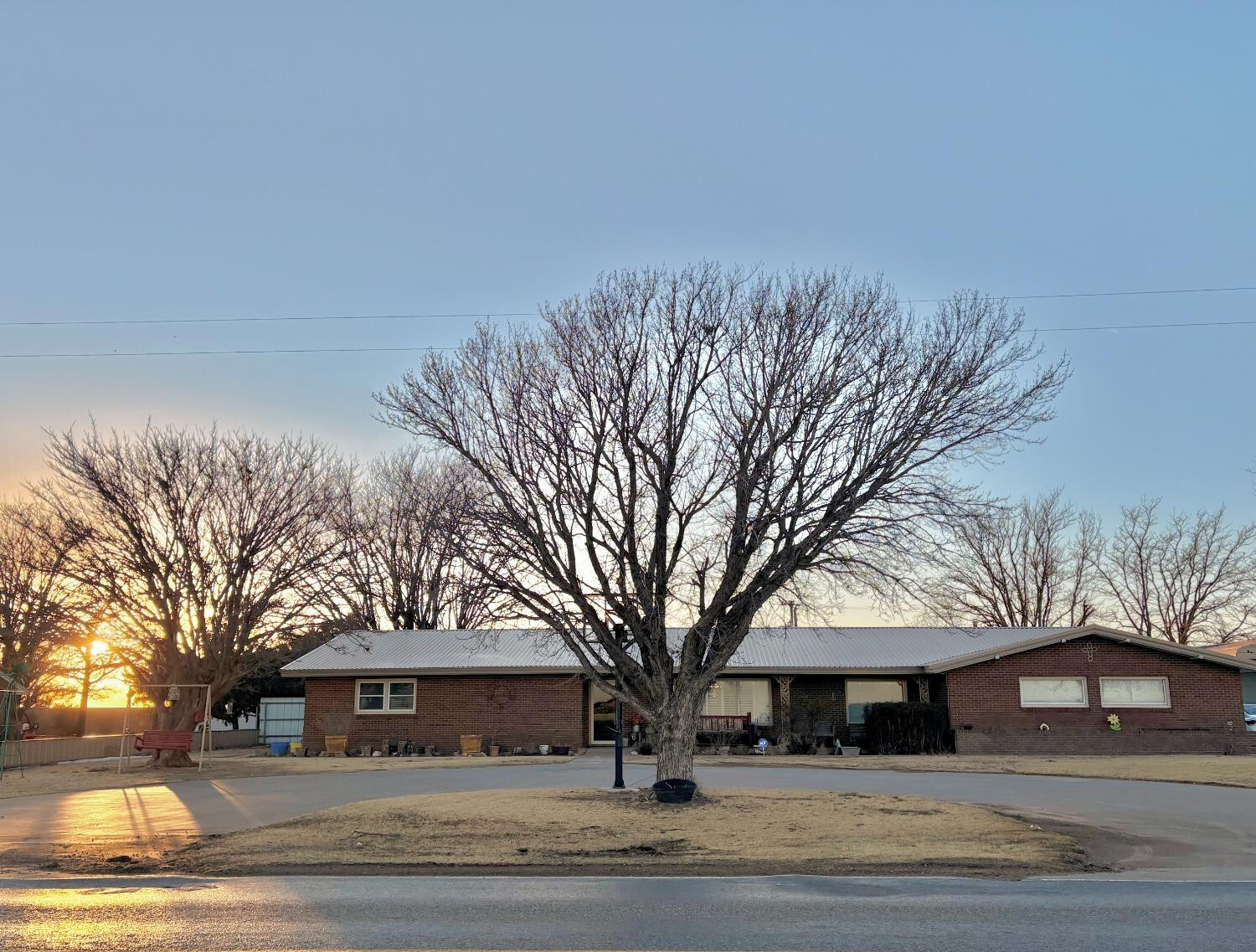 Property Photo: 819 N Amherst Highway TX 79031