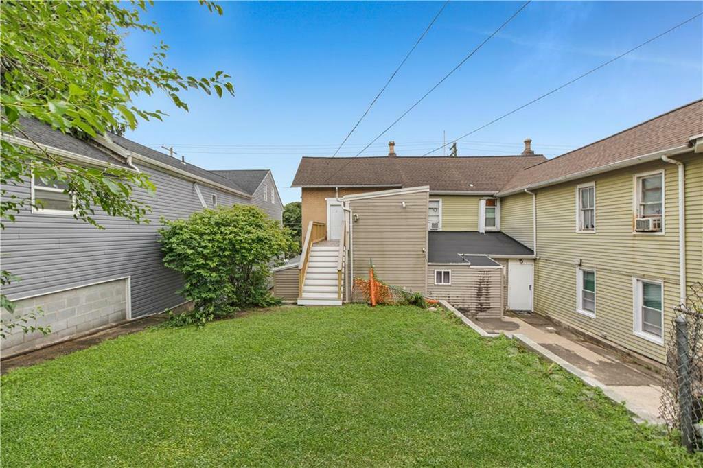 Property Photo:  725 727 Front Street  PA 18032 