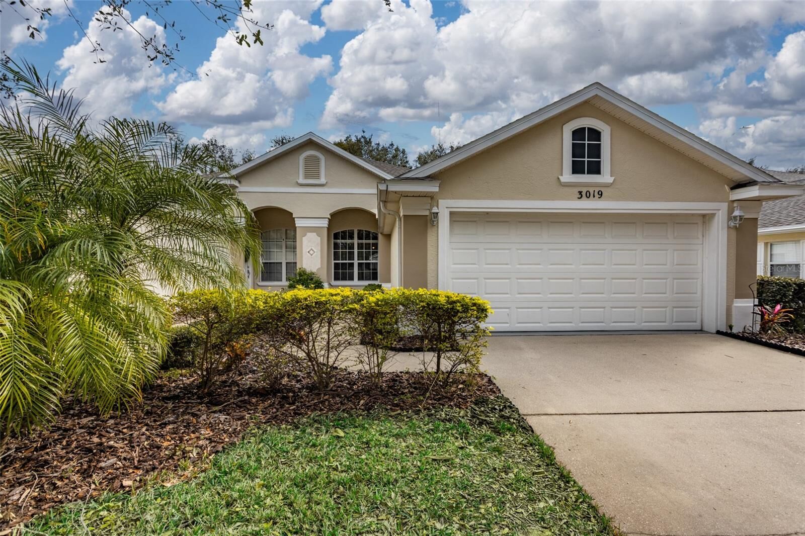 Property Photo: 3019 Glin Circle FL 32174