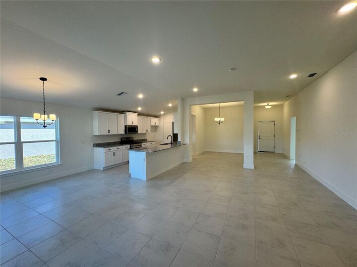 Property Photo: 2504 Averland Loop FL 34287