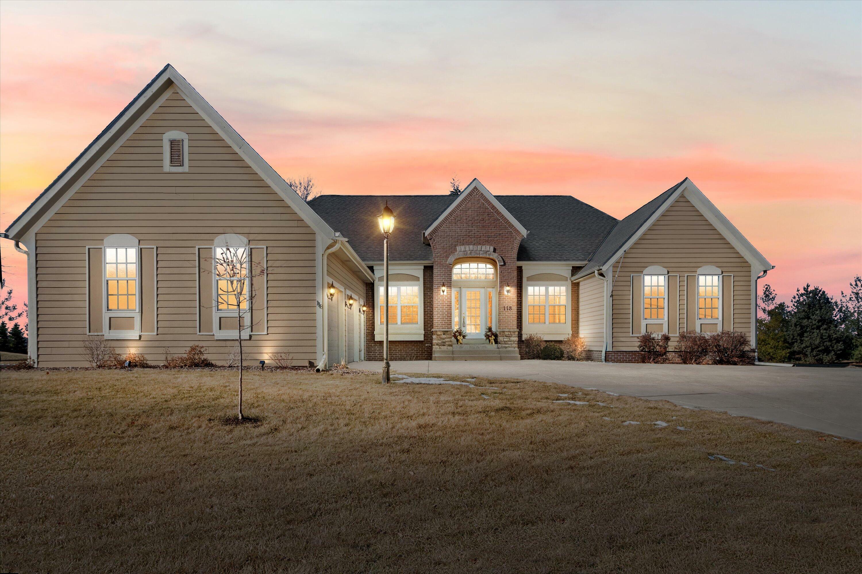 Property Photo: 118 Kestrel Way WI 53029