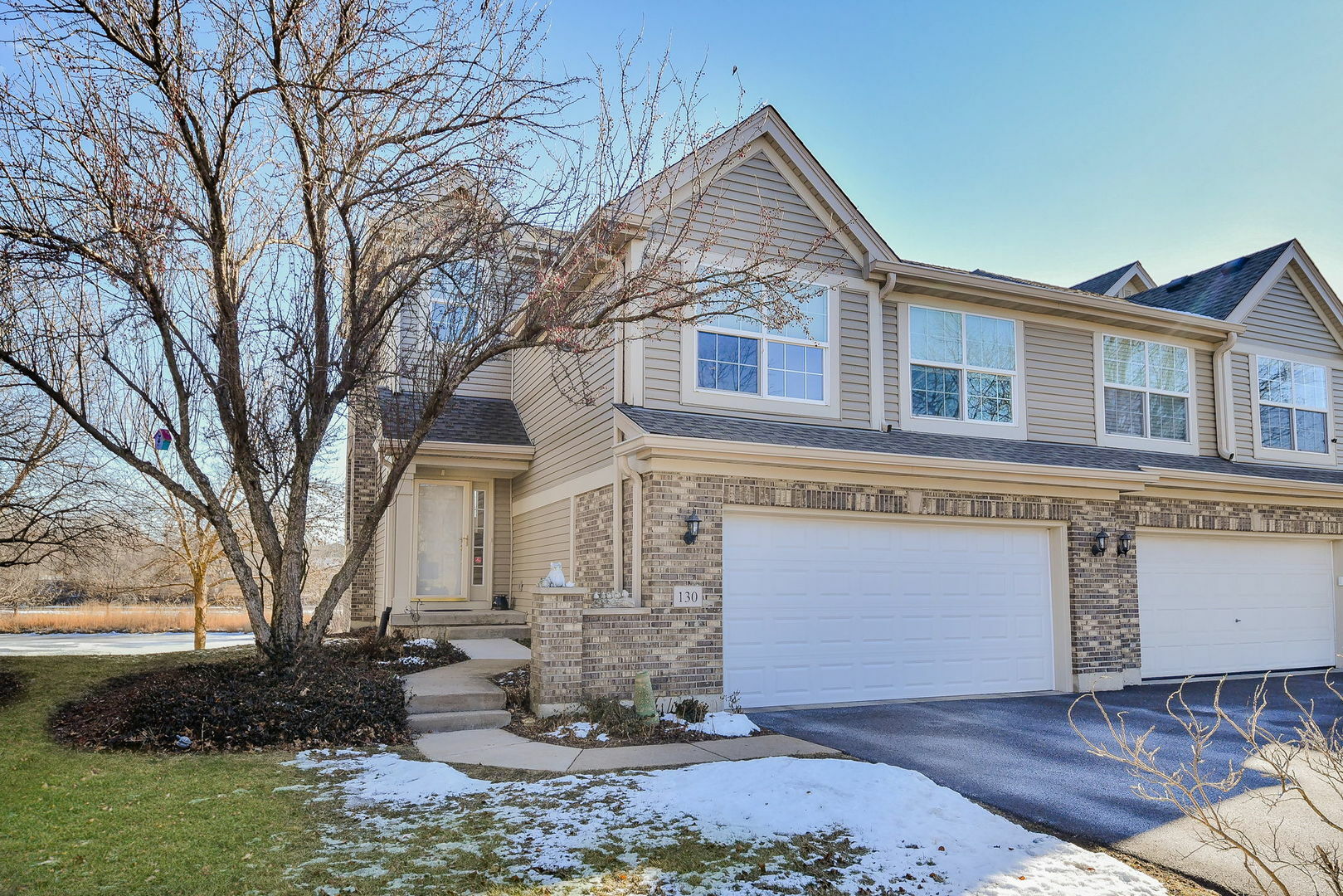 Property Photo:  130 River Mist Drive  IL 60543 