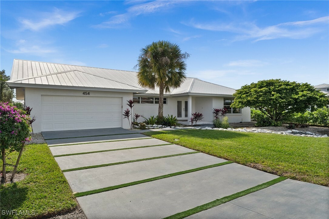 Property Photo:  454 Flamingo Avenue  FL 34108 