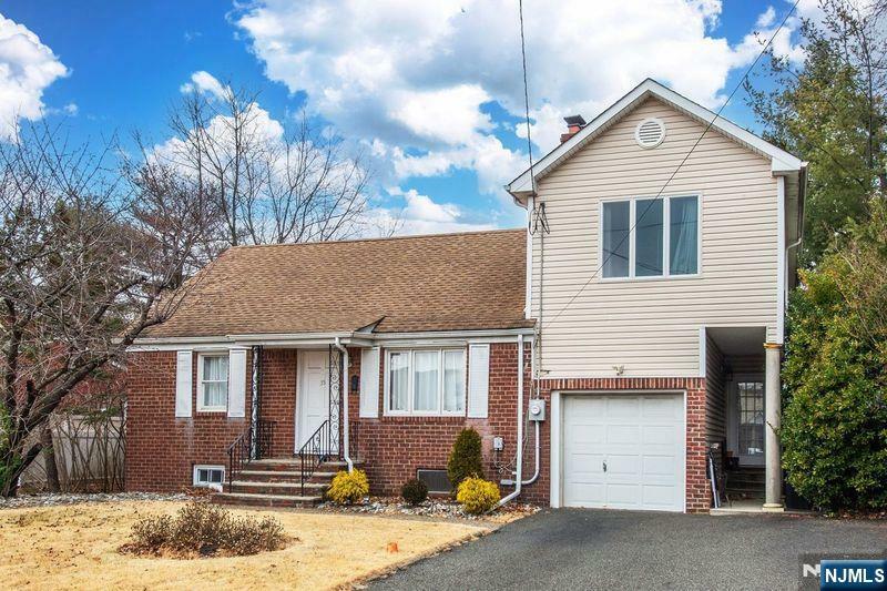 Property Photo:  35 Taggart Way  NJ 07663 