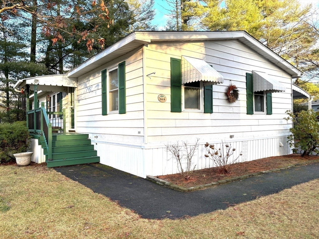 Property Photo: 54-8 South Meadow Village 54-8 MA 02330