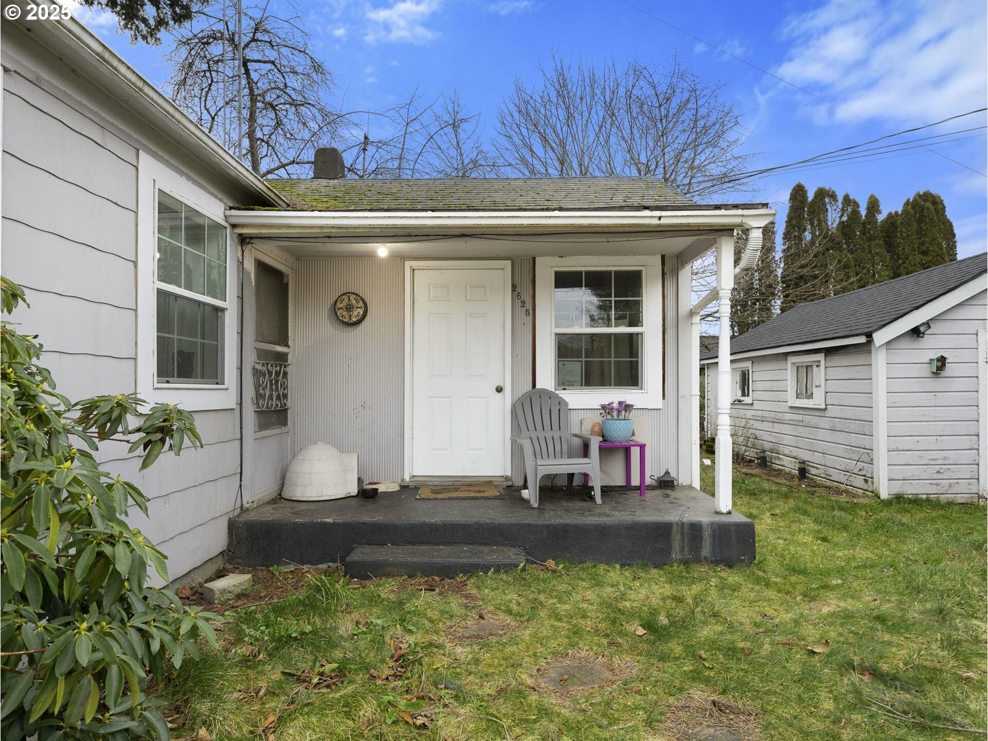 Property Photo:  2625 SE 179th Ave  OR 97236 