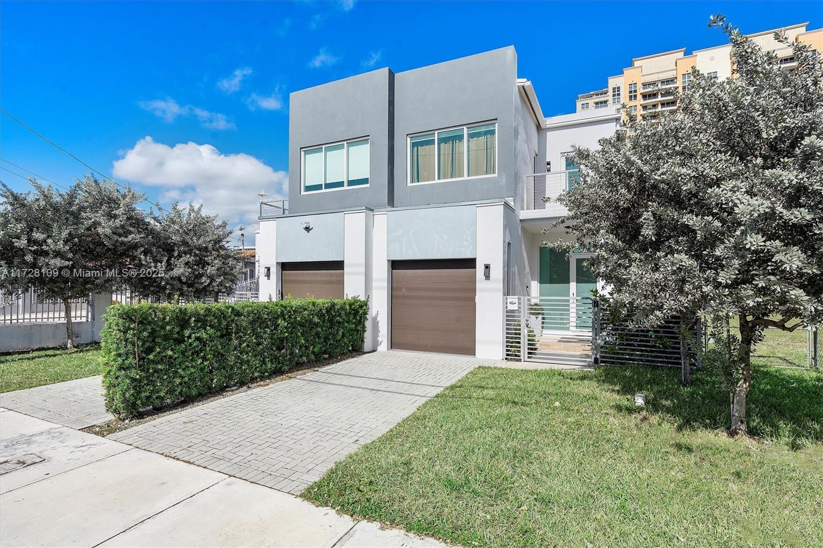 Property Photo: 3245 SW 23rd St B FL 33145