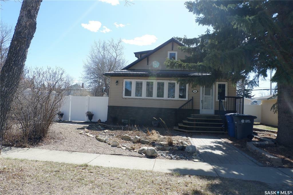 306 6th Avenue E  Assiniboia SK S0H 0B0 photo