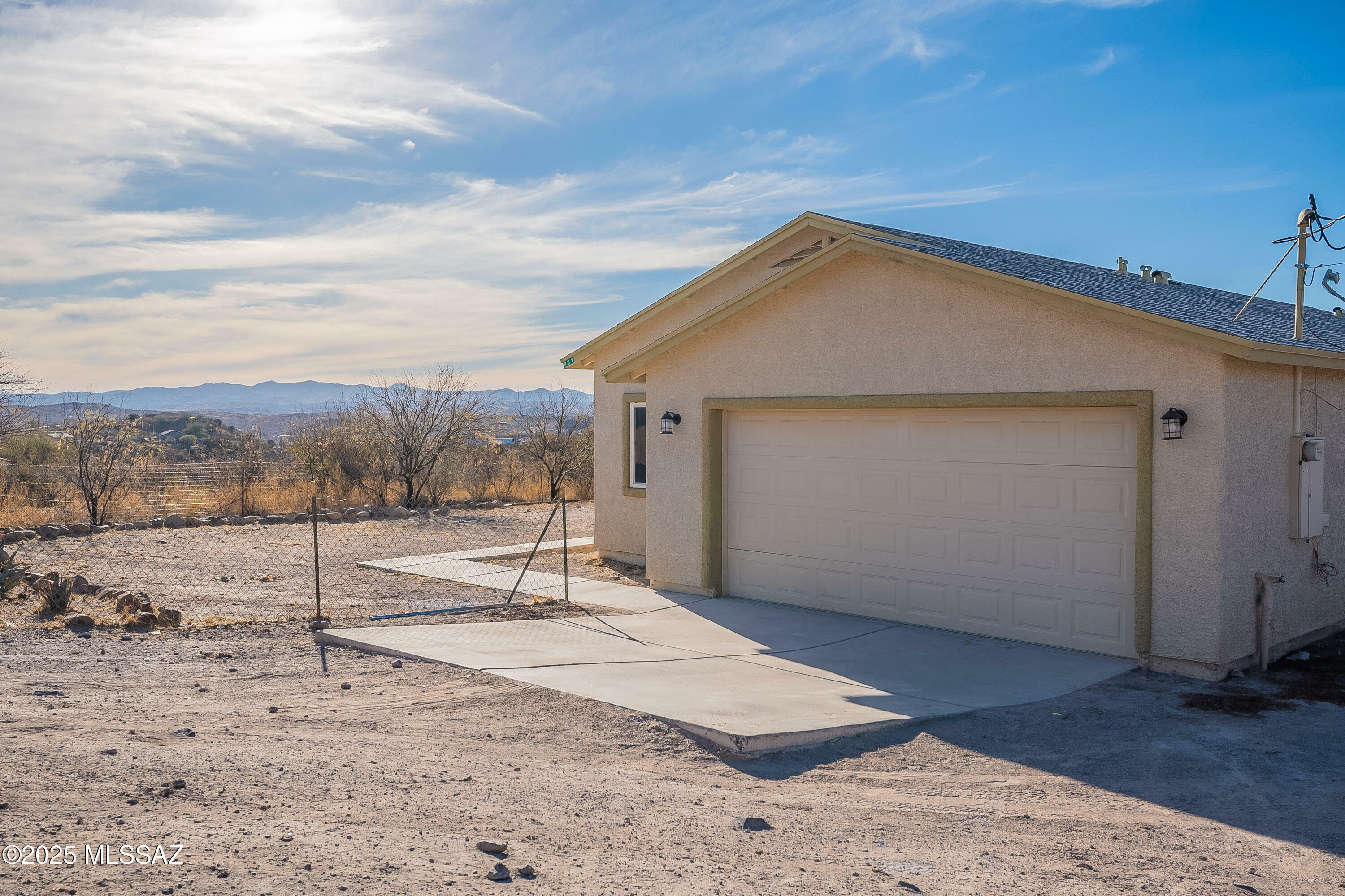 Property Photo:  981 Circulo Tumbleweed  AZ 85648 