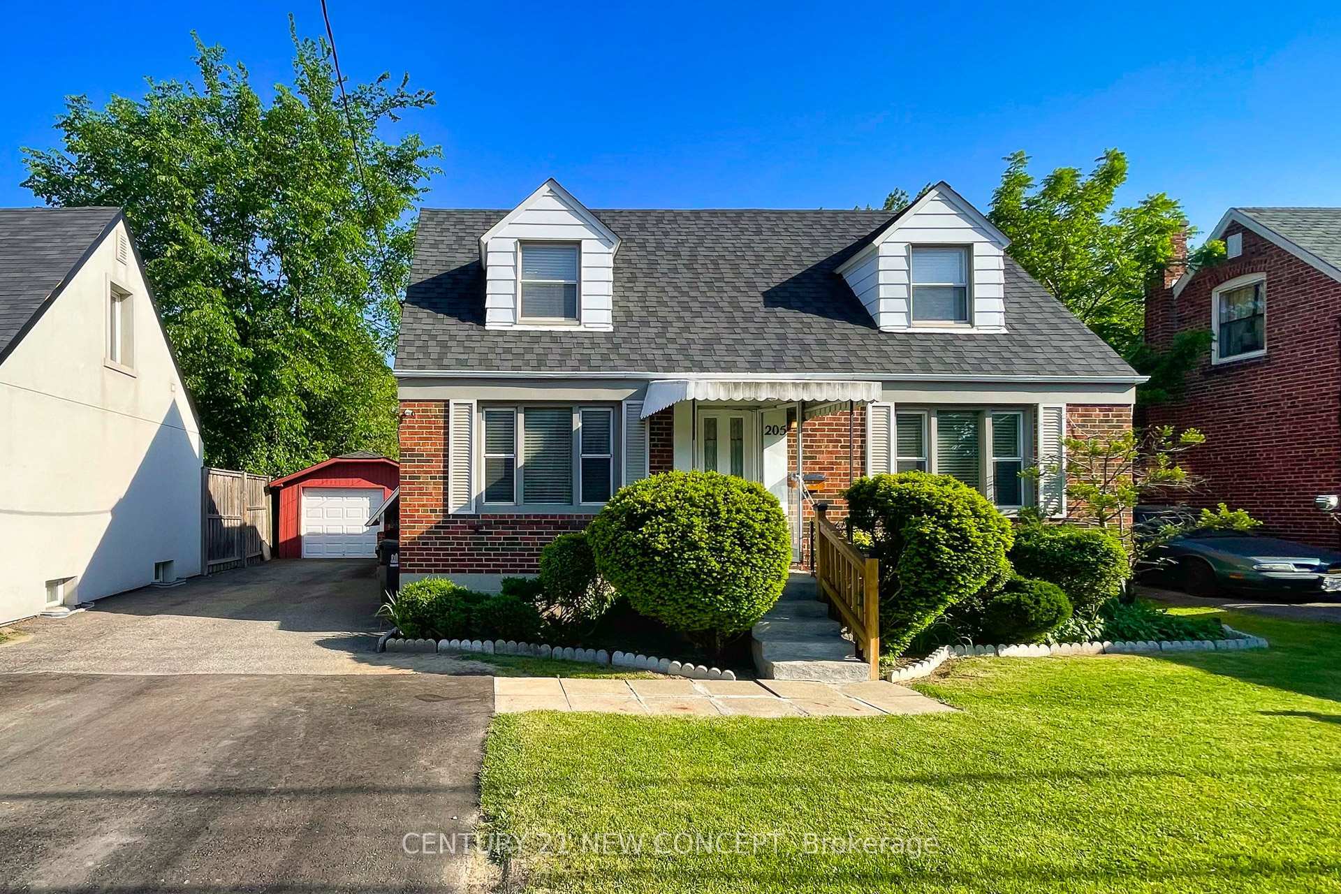Photo de la propriété: 205 Finch Ave W ON M2R 1M2