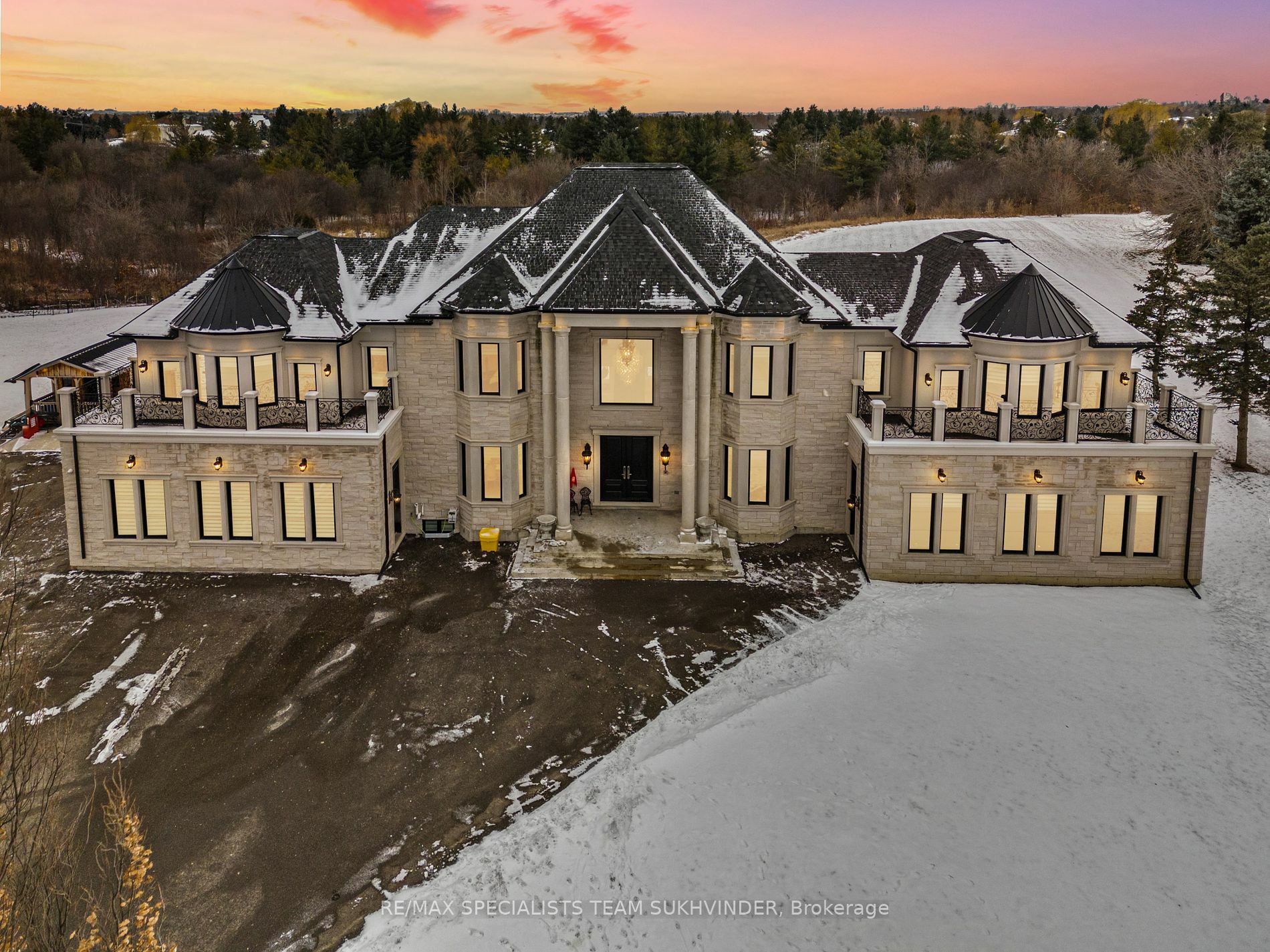 Photo de la propriété:  4 Grafton Cres  ON L6P 0M1 